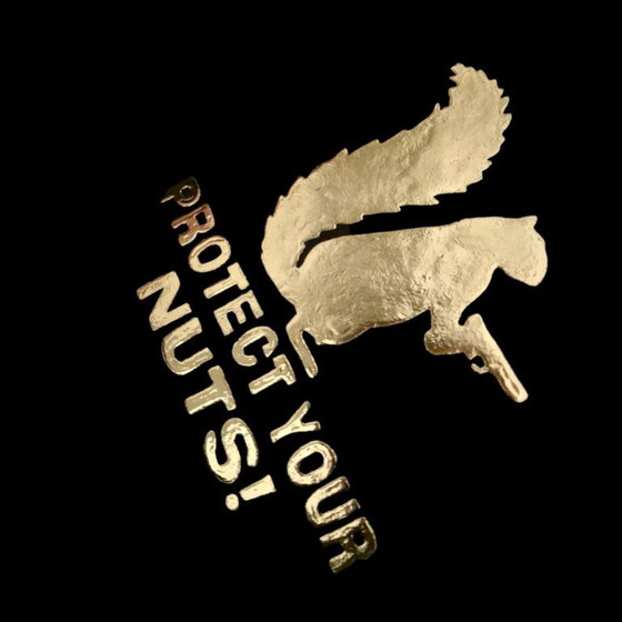 Image 1 of Opera d'arte in oro 23 carati "Proteggi le tue noci", dorata e incorniciata, edizione limitata