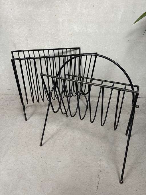 Vintage industriële magazinehouders