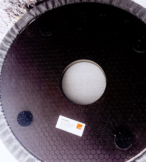 e15/Philipp Mainzer, Farah Ebrahimi »Kerman« Pouf