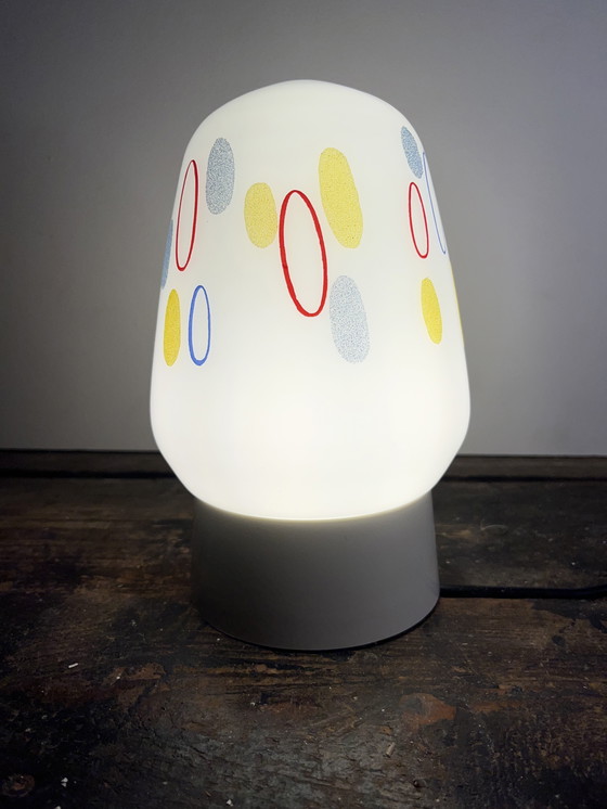 Image 1 of Lampada da soffitto vintage in vetro opalino della metà del secolo scorso