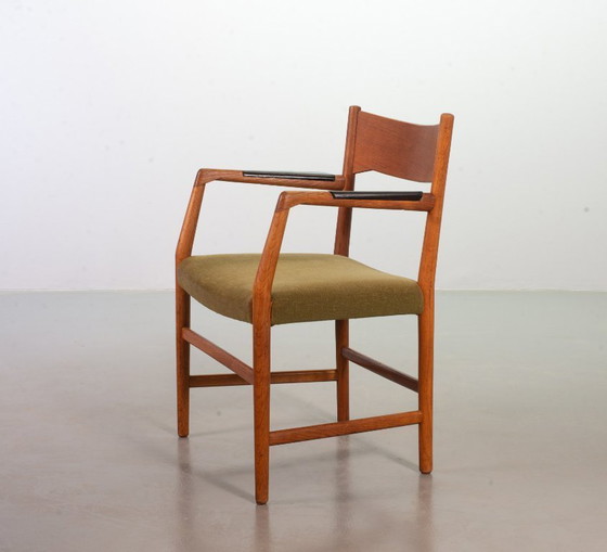 Image 1 of Set of Two Hans Wegner Mid-Century Design Famous Dining Chairs for Plan Mobler with Black Wooden armrests. Sweden, 1960s.