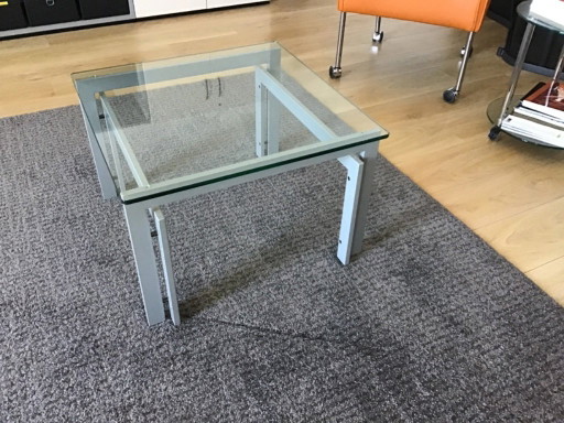 Mirodan side/coffee table.