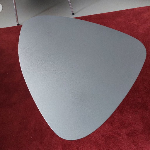 Table basse Leolux Liliom, Plateau repeint