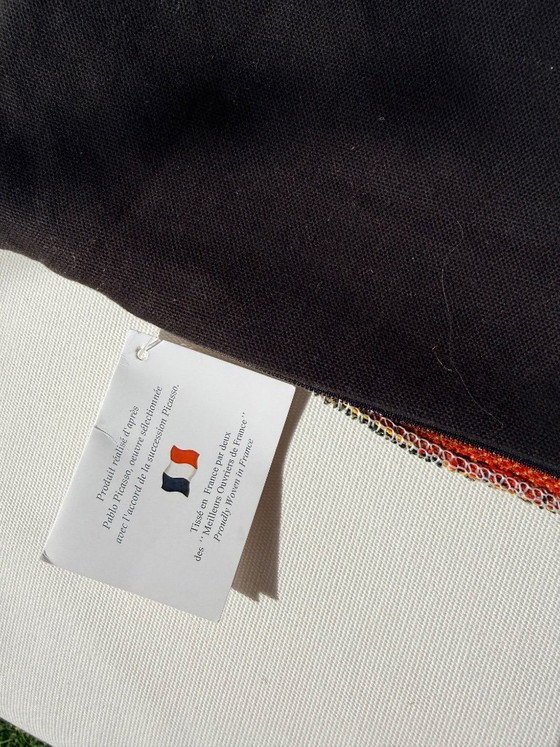 Image 1 of Cojín Gobelin, cabeza de mujer, tejido con auténtico estampado Picasso.