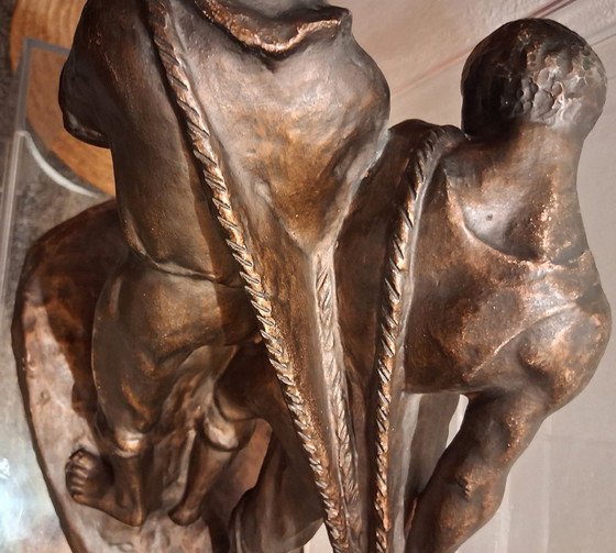 Image 1 of Statua in terracotta. JC Guero, Art Déco in tinta bronzo