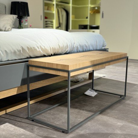 Image 1 of Hülsta  Kaptafel en spiegel