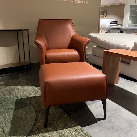 Leolux Mayuro fauteuil met poef