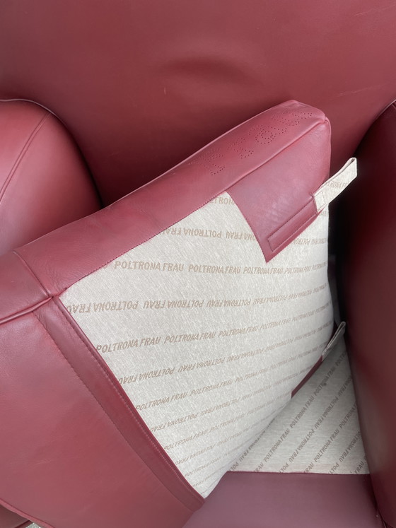 Image 1 of Édition limitée : 2 fauteuils club design italien - Tabarin Poltrona Frau