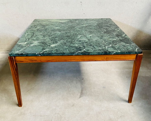 Mesa de centro de mármol vintage