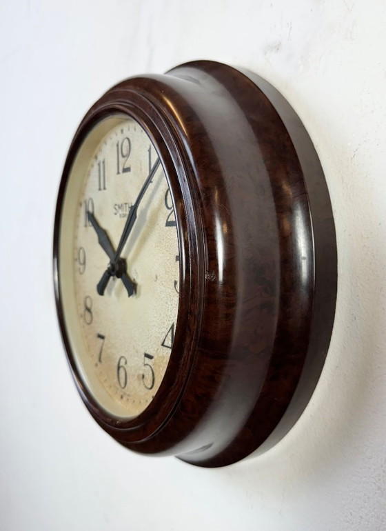 Image 1 of Vintage bruine bakelieten wandklok van Smith, jaren 50