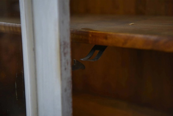 Credenza a due corpi patinata del XIX secolo. – Armadi contenitori, Vintage (photo 13 of 14)