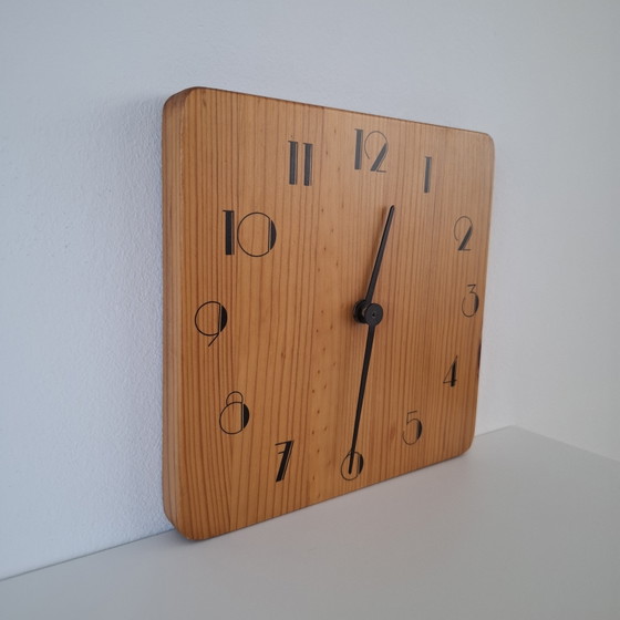 Holzuhr, Quadratische Kiefer – Uhren, Wood (photo 2 of 8)