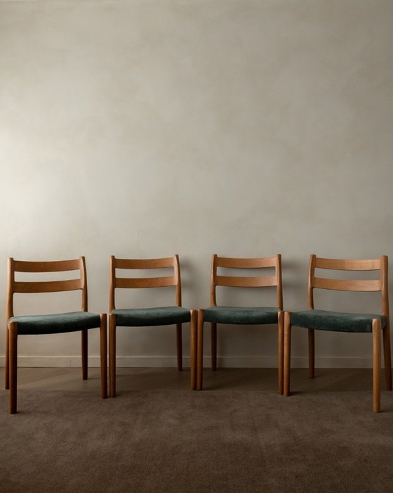 Image 1 of Sedie da pranzo modello 84 vintage in quercia di Niels Otto Møller per J.L. Møllers Møbelfabrik, Danimarca, anni '60, set di 4