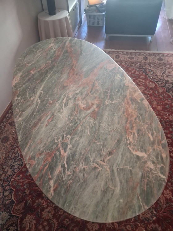 Image 1 of Tulip table 'Arkana' from the 1960s with an oval mint-green top in Salomé marble.