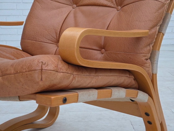 Image 1 of Noorse fauteuil uit de jaren 70, model "Kengu", meubelleer.