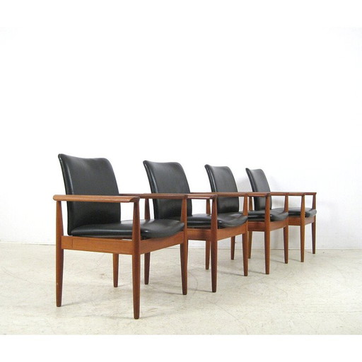 Finn Juhl Model 209 Diplomat Chair en teck et cuir noir par Cado - 1960s