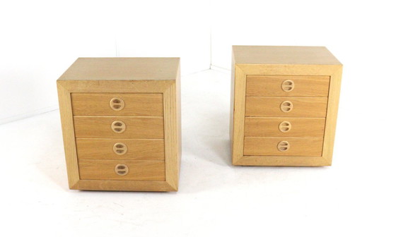 Image 1 of Ensemble de 2 tables de chevet en chêne vintage