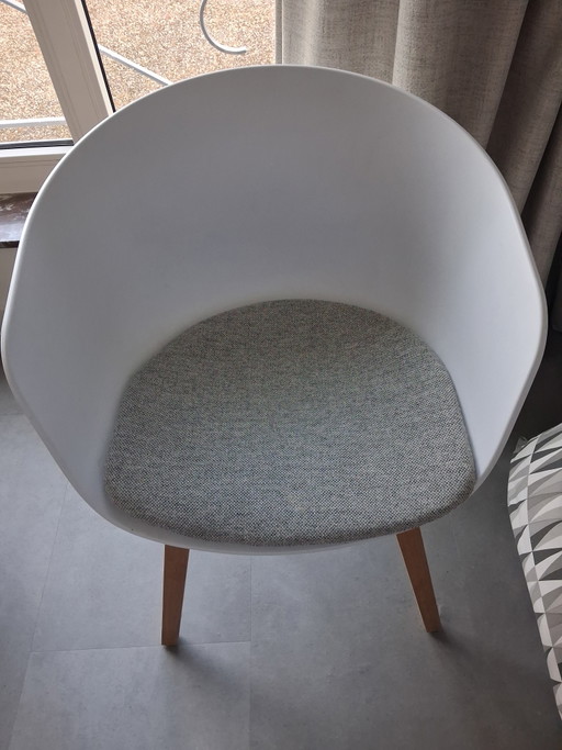 Silla de carcasa Hay AAC 22