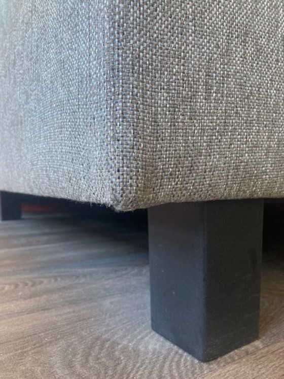 Image 1 of Kingsize bed met hoofdboord: tijdloos ontwerp en ultiem slaap comfort.