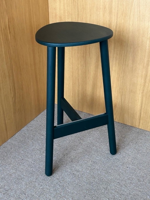 DUM Beech Stool 75 green - showroom model - 50% OFF - only 2 left -