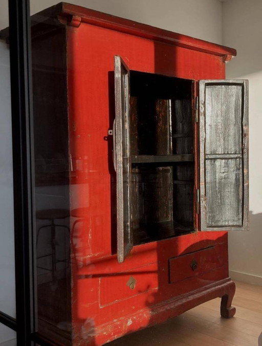 Gabinete lacado chino antiguo