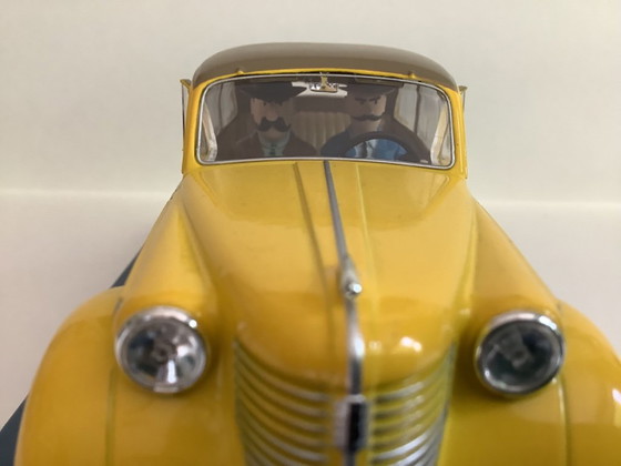 Modelauto’s Kuifje. 2 stuks uit de serie “Hergé Moulinsart 2003. – Decoratieve objecten, Plexiglass, Metal (photo 6 of 12)