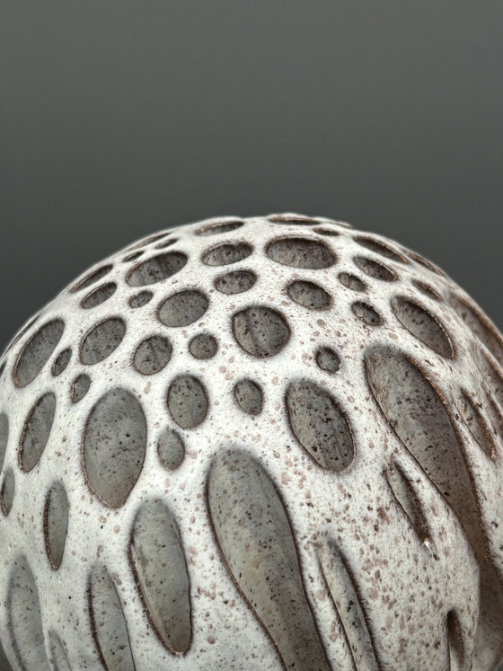 Image 1 of Scultura in ceramica “Sfera” di Alessio Tasca - anni '70