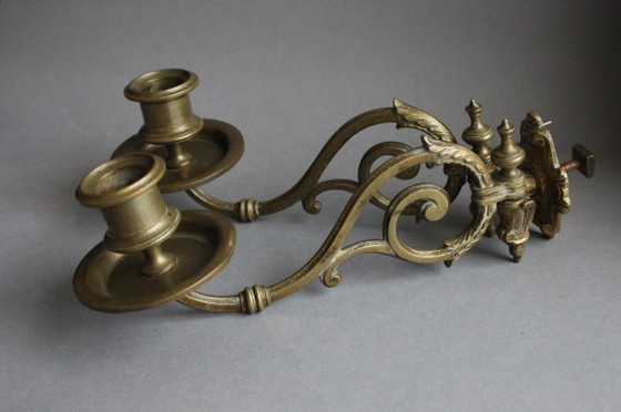 Image 1 of Candelabro a forma di pianoforte in stile Art Nouveau, a 2 bracci, in ottone massiccio.