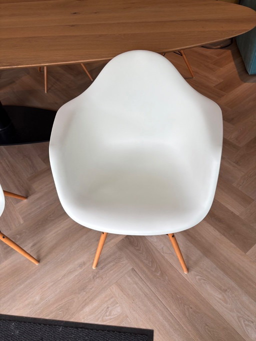 6 chaises Vitra DAW blanches