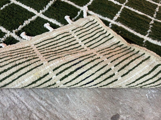 Alfombra verde de 250 cm x 150 cm. – Wool (photo 4 of 10)