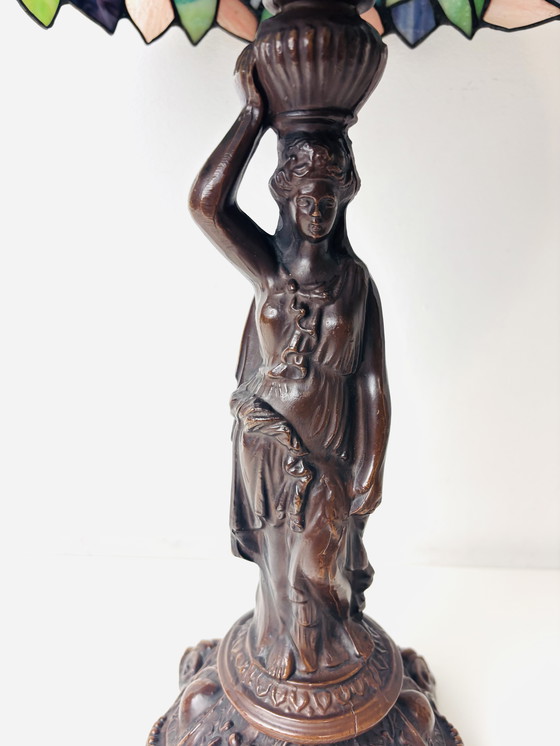Image 1 of Lampe de table Art Déco style Tiffany, statue de femme