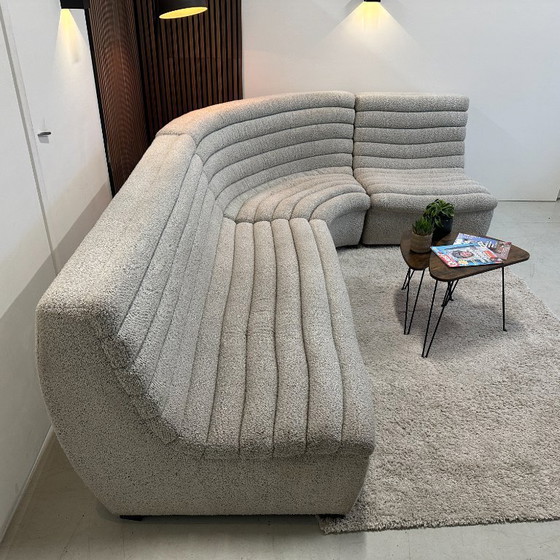 Image 1 of Sofá esquinero de diseño redondo en tejido bouclé claro 295x210 cm