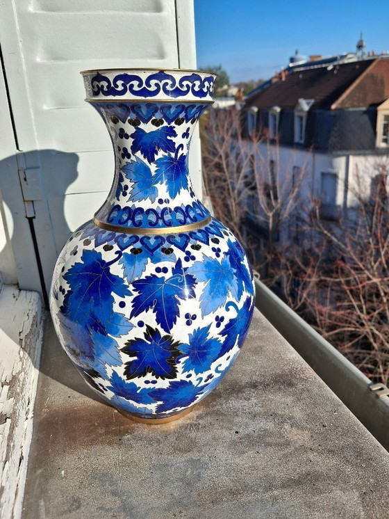 Image 1 of Grote cloisonné emaille vaas, 30,5 cm, intens blauw