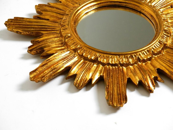 Image 1 of Bellissimo specchio da parete italiano del Mid Century Sunburst in legno e resina, placcato oro