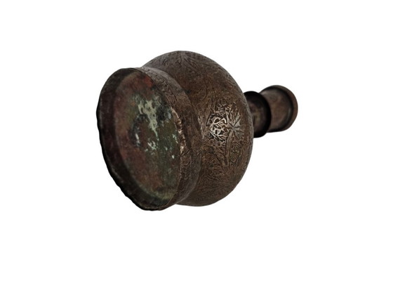 Image 1 of Water pipe bases - Bidiri, Copper - India - hand engraved - flowers - Hoekah - Islamic - Mughal Empire (19th century)