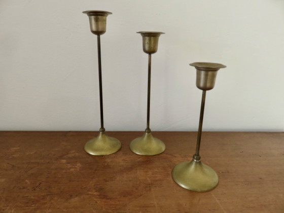 Image 1 of Série de 3 bougeoirs scandinaves, modernistes en laiton, années 60 70