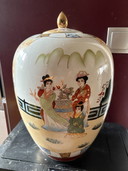 Magnifique vase en porcelaine chinoise avec couvercle
