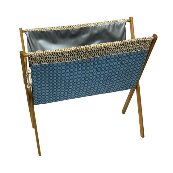 Image 1 of Porte-journaux vintage en bois et osier – Style moderne du milieu du XXe siècle, Europe de l'Ouest, années 1950-1960