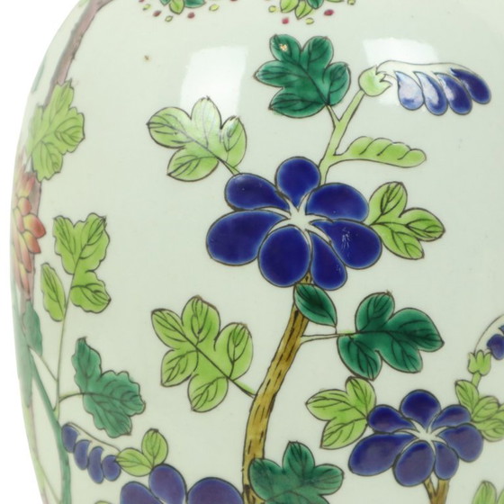 Image 1 of Florero de porcelana china Famille Rose