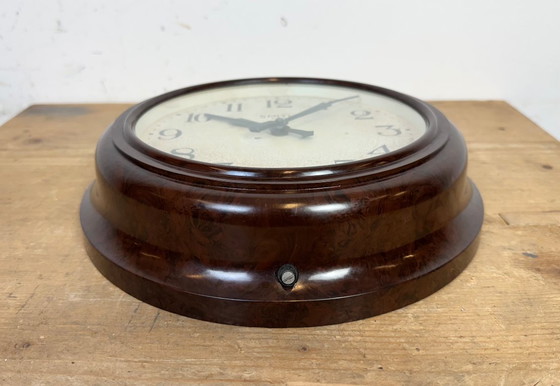 Image 1 of Vintage bruine bakelieten wandklok van Smith, jaren 50