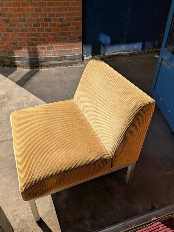 Image 1 of Poltrona in tessuto a coste giallo di design, anni '70