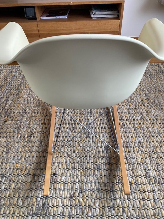 Image 1 of Silla mecedora Vitra Eames RAR