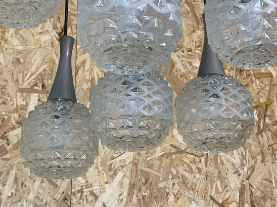 Image 1 of Lampada da soffitto anni '60 e '70, lampada a sospensione, lampada a cascata, design spaziale in vetro, anni '70