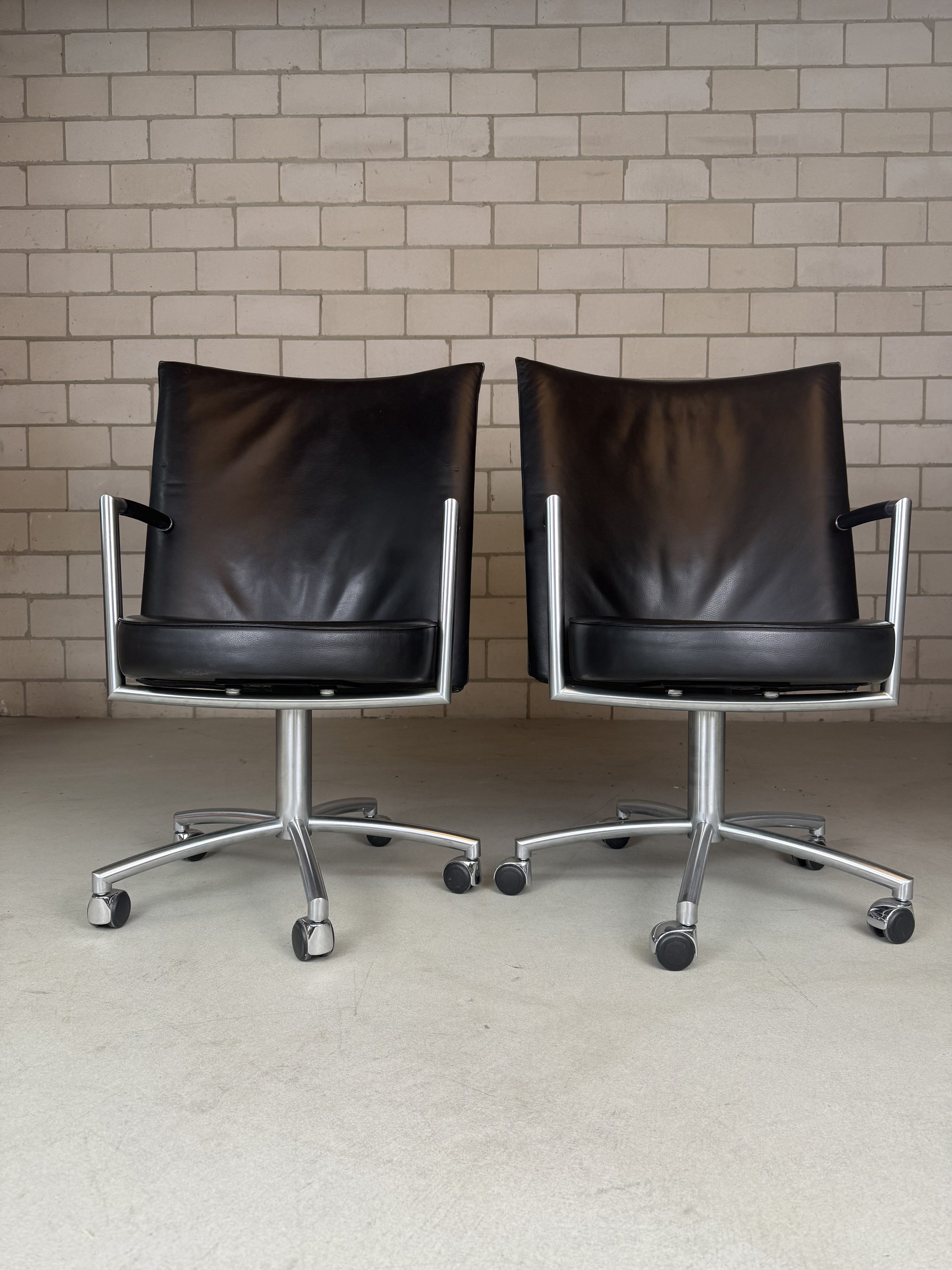 Erik Jorgensen EJ80-R office chair/conference chair | €450 | Whoppah