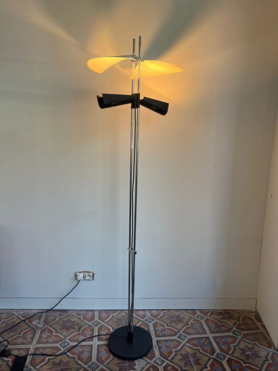 Enterprise Floor Lamp – Garcia Garay, 1980 – Floor lights, Aluminium, Chrome (photo 3 of 10)