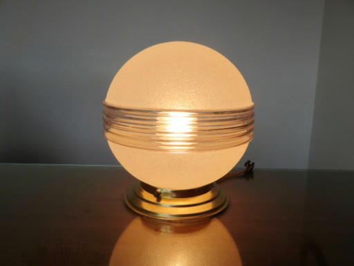 Lámpara de techo de cristal rosa esmerilado con detalles dorados, Francia, 1950. – plafondlampen, Glass (photo 2 of 12)