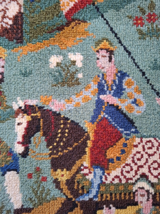 Image 1 of Tapisserie murale en laine de Smyrne, scène persane