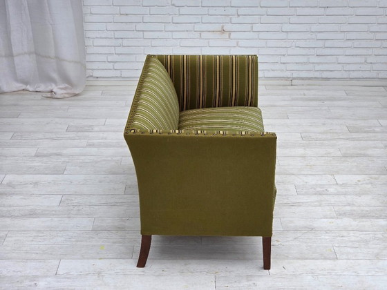 Image 1 of Sofá danés de 2 plazas, década de 1970, lana de muebles verde original, madera de haya.