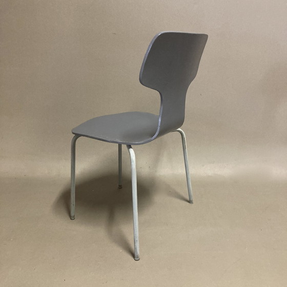 Image 1 of Chair Model 3123 Child Arne Jacobsen