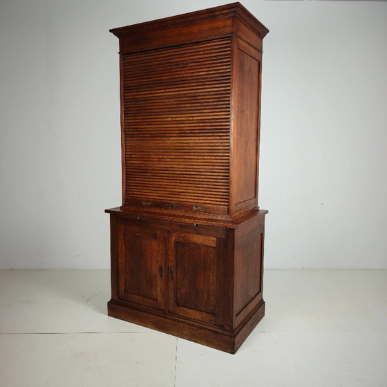 Notarschrank/Archivschrank mit Rolldeckel aus holländischer Eiche aus den 1930er Jahren – Aktenschränke, Wood (photo 7 of 12)